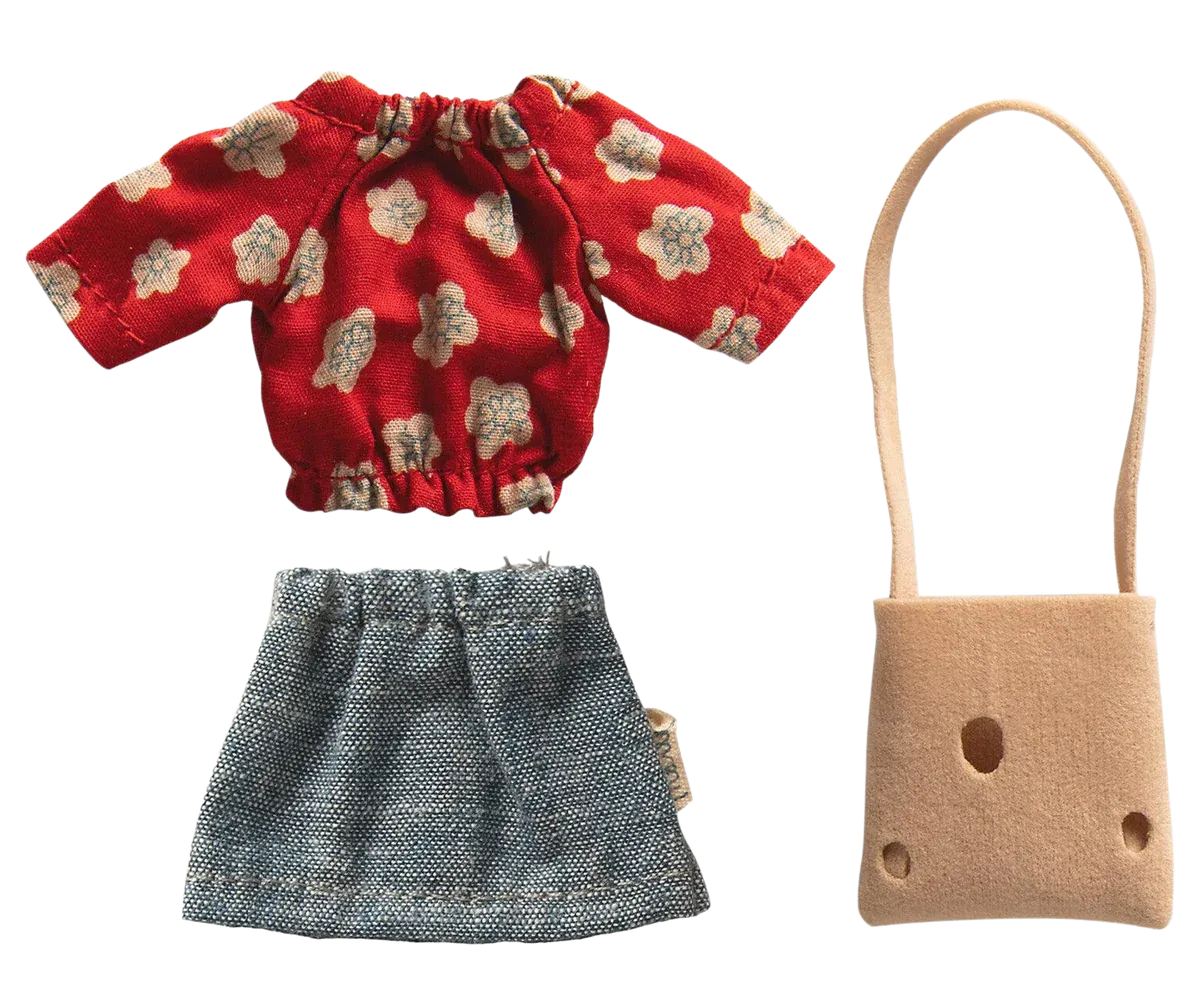 Clothes for Mum Mouse (red blouse)